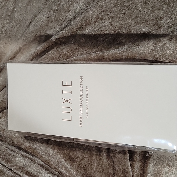 Luxie Other - Sold Luxie Signature Rose Gold Brush 13-piece Set